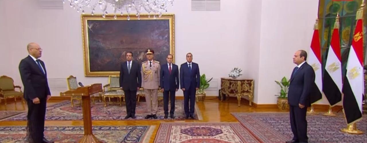 وزير القوى العامله 